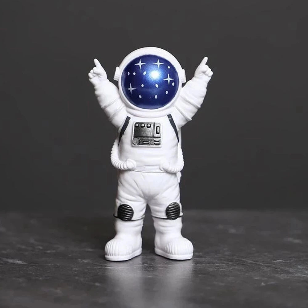4 pcs Astronaut Figurines